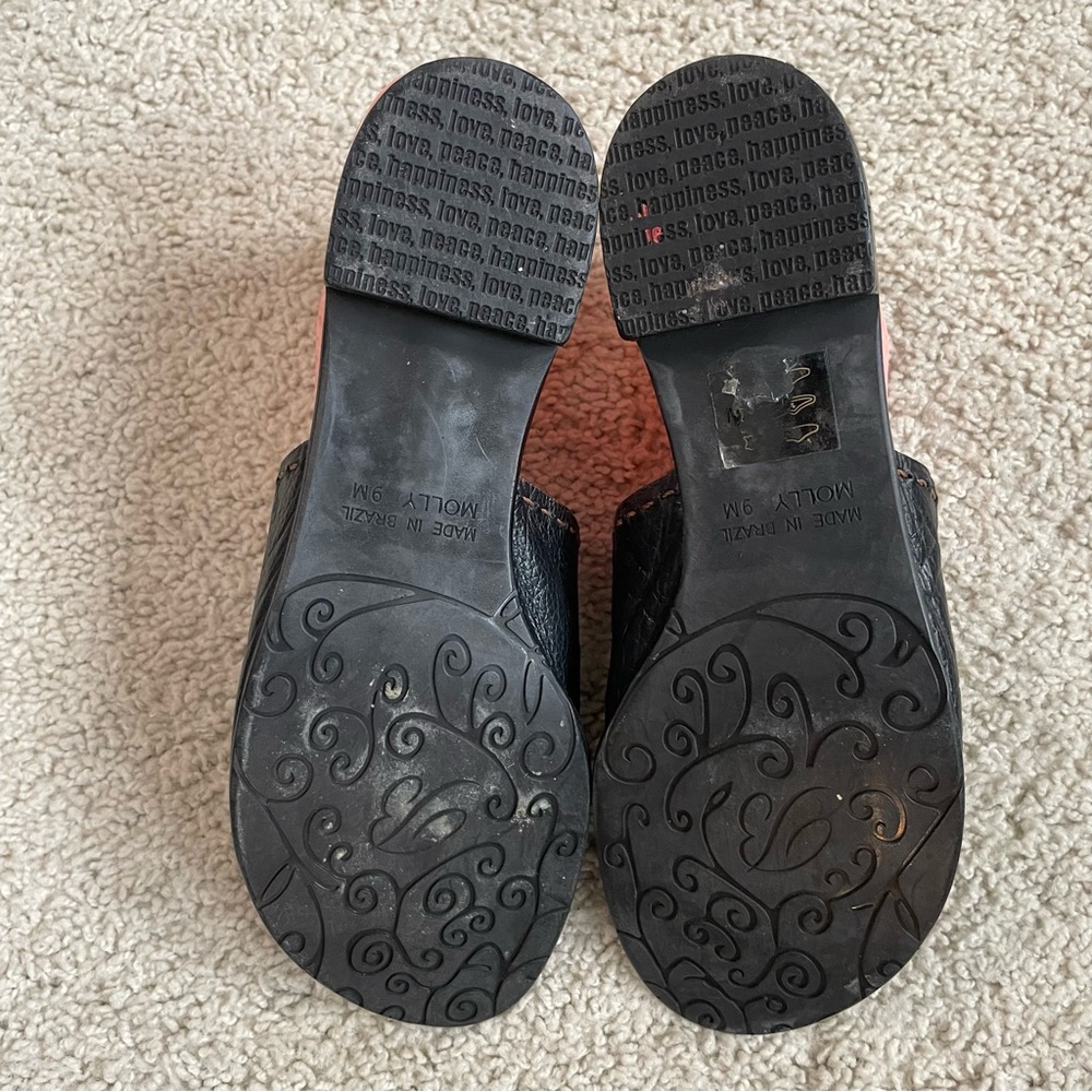 Women's BRIGHTON Black Leather MOLLY Silver Medallion SLIDES Sandals  9 M - Picture 5 of 6